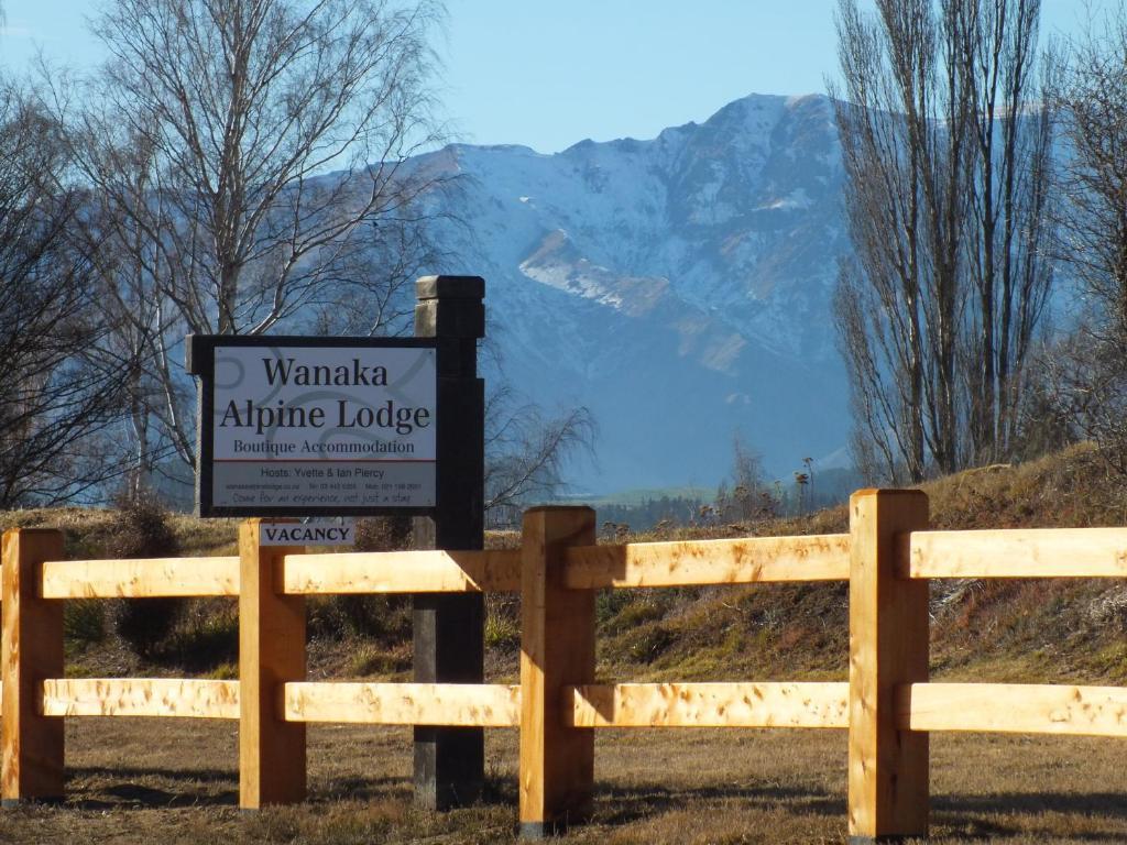 Wanaka Alpine Lodge Екстер'єр фото